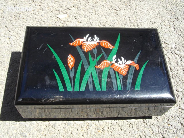 СТАРА КУТИЯ ЗА БИЖУТА РЪЧНО РИСУВАНА 