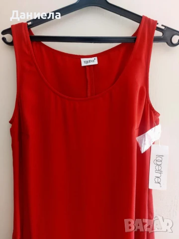 Червена дълга лятна рокля с пеперуди.