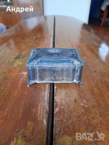 Стара кутия за бижута