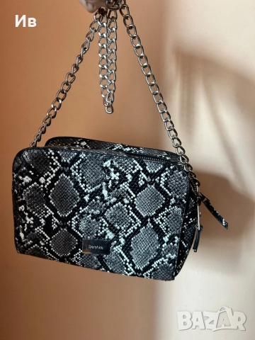 Красива дамска чанта през рамо