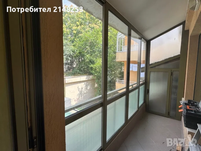 Плъзгаща алуминиева врата