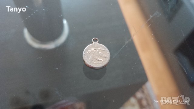 Стар сребърен медальон-9 мм., снимка 1 - Други ценни предмети - 43524656