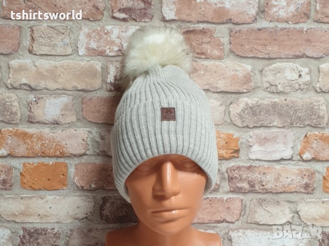 Нова зимна топла дамска Silver Star в светлосив цвят с пух/помпон, снимка 7 - Шапки - 43376170