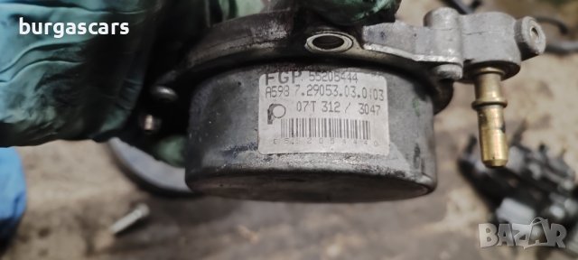 Вакум помпа 55205444 Fiat Croma 1.9 - 100лв, снимка 2 - Части - 43104334