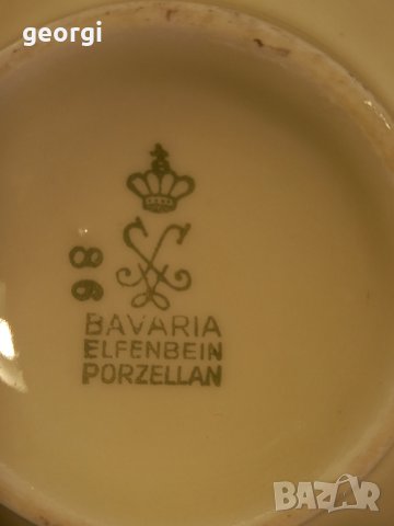 немски порцеланов двоен сет за кафе от фин костен релефен порцелан с позлата , снимка 5 - Сервизи - 43844063