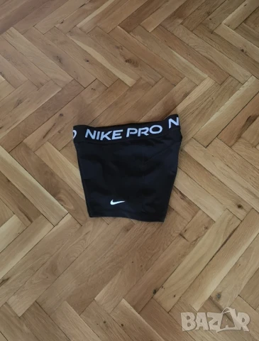 Оригинални дамски спортни къси гащи Nike pro размер М , снимка 4 - Спортни екипи - 50715593