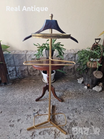 Прекрасна антикварна италианска бронзова закачалка 