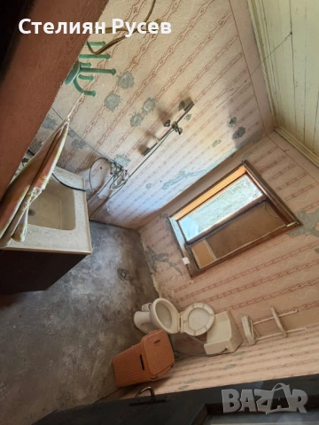 2 имота -232кв къща / парцел 1440 кв двор в с. Калипетрово, зад детската градина на ул. Зелен Синур , снимка 2 - Къщи - 53557099