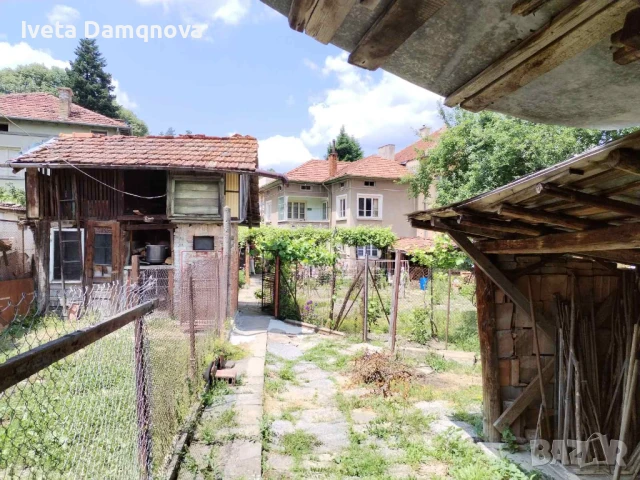 Къща с дворно място в много добро състояние, снимка 15 - Къщи - 50706703