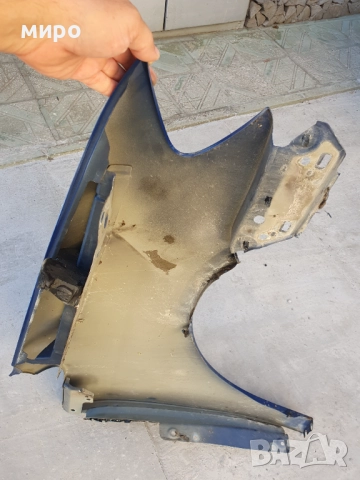 Продавам преден ляв калник за Vw touran , снимка 2 - Части - 51670416