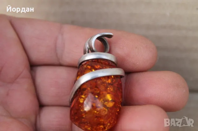 Кехлибарена висулка със сребърен обков, снимка 4 - Колиета, медальони, синджири - 49532292