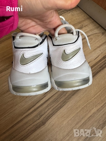 Оригинални маратонки Nike Air More Uptempo GS ! 38,5 н, снимка 10 - Маратонки - 38484695