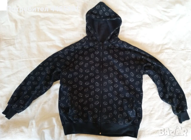 Худи с главите на булдог