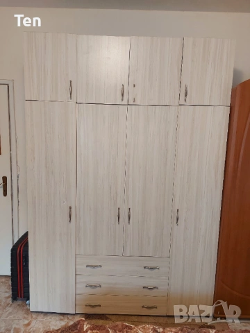 Четири крилен гардероб