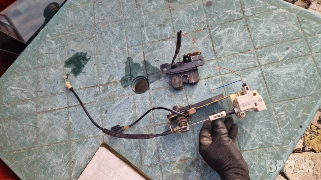 3B0 959 781 D Машинка моторче централно заключване багажник комби брава VW Пасат B5.5 kombi PASSAT