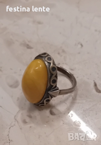 Стар руски сребърен пръстен с яйчен кехлибар, снимка 4 - Пръстени - 52393527