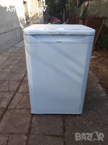 малък фризер индезит