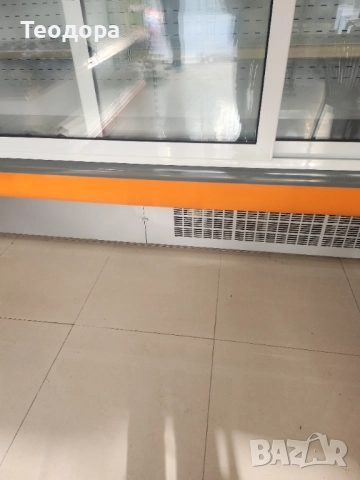 Хладилна витрина в отлично състояние , снимка 4 - Витрини - 52265535