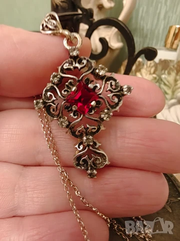 Стара сребърна висулка позлатен синджир ,рубин, снимка 2 - Колиета, медальони, синджири - 50717717