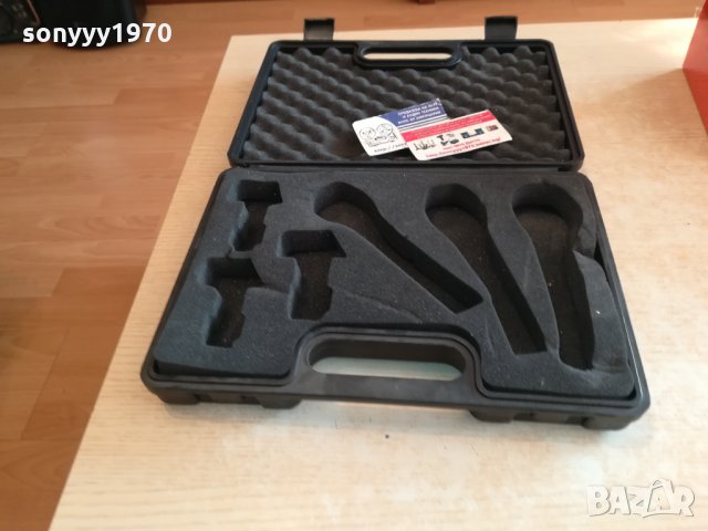 КУФАР ЗА 3 МИКРОФОНА-ПРАЗЕН 1401221027, снимка 2 - Микрофони - 35431839