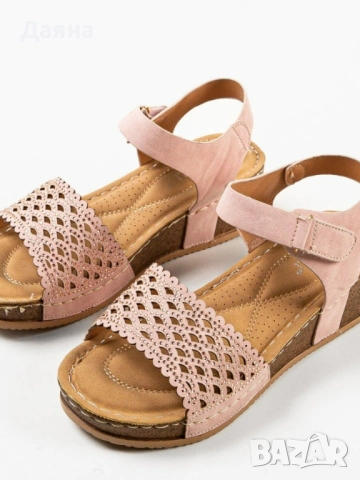 Розови дамски сандали, снимка 1