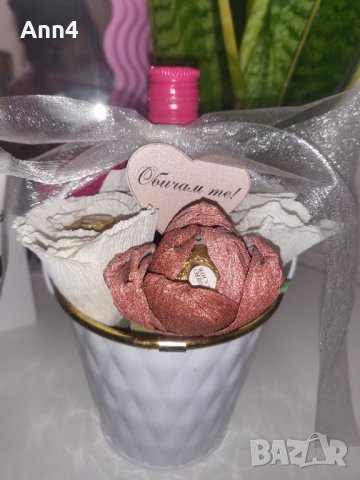 Букет от вечни цветя с бонбони и бутилка розе , снимка 2 - Декорация за дома - 43959741