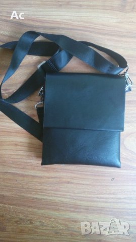 Мъжка чанта през рамо