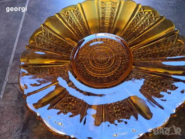 голямо стъклено плато цвят кехлибар 21/6, снимка 2 - Прибори за хранене, готвене и сервиране - 49971710