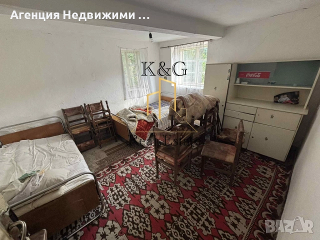 Двуетажна полумасивна къща в гр. Лозница , снимка 2 - Къщи - 51830057