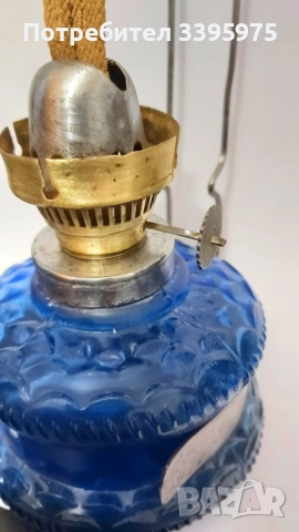 Антична керосинова лампа с кобалтово стъкло, 40-те г, снимка 2 - Антикварни и старинни предмети - 51713657