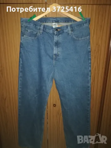 Тъмносини нови дънки