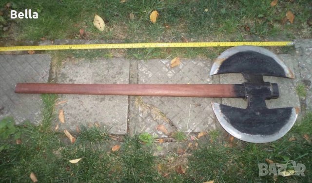 брадва за исторически възстановки