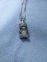 Сребърна висулка мече с опал, снимка 1 - Колиета, медальони, синджири - 33018565