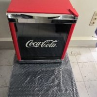 HUSKY CoolCube Coca Cola CUBES хладилник A+ със стъклена -врата, снимка 1 - Хладилници - 43398217