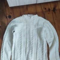 Вълнен пуловер , снимка 1 - Пуловери - 43447744