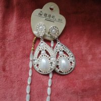 🆕 НОВИ Бели перлени обеци с винтчета, снимка 3 - Обеци - 39952511