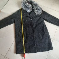 Топло марково палто на НМ, оверсайз, каскадна яка лисицаа, снимка 5 - Палта, манта - 43317113