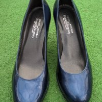Стилни дамски лачени обувки на ток, Stuart Weitzman for Russell Bromley Bond Street London, EU 39.5, снимка 2 - Дамски обувки на ток - 31518961