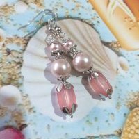 Нежни обици във Викториански стил с кристални розови перли и елементи в цвят сребро, снимка 3 - Обеци - 33588480