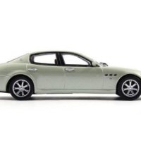Maserati Quattroporte GTS ( pearl-silver ) - мащаб 1:43 на IXO/Altaya нов в PVC дисплей-кейс, снимка 4 - Колекции - 26737206