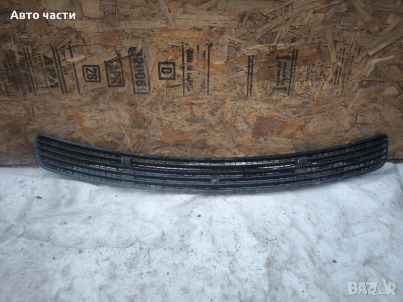 Решетка преден капак Mercedes C Class W203 3.5 i 272 конски сили 2038800205, снимка 1