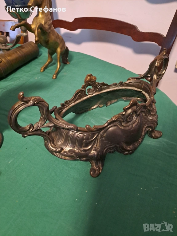 Голяма френска кашпа от масивен месинг в стил барок, снимка 1