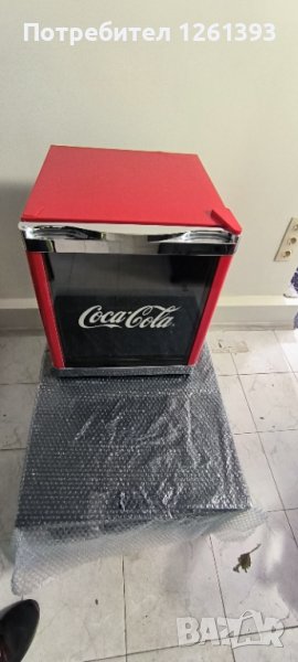 HUSKY CoolCube Coca Cola CUBES хладилник A+ със стъклена -врата, снимка 1