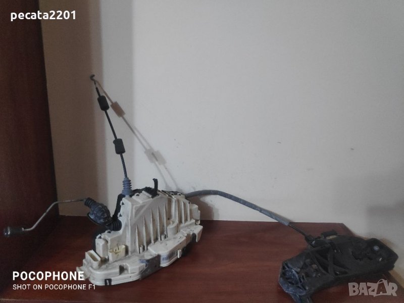 Продавам - брава + основа външна дръжка на предна дясна врата за Мерцедес S class, снимка 1