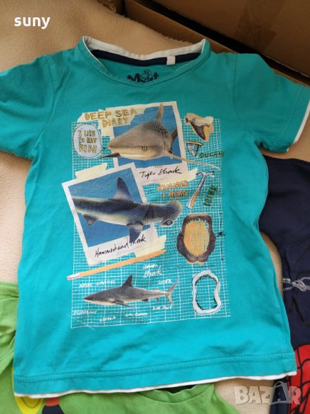 Тениска с акули, снимка 1