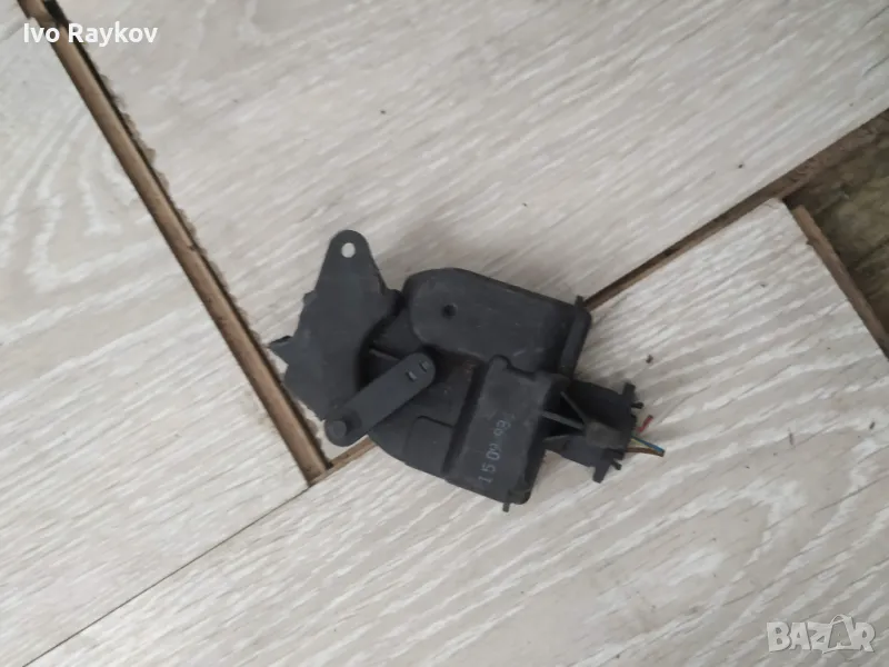 Моторче Клапи Парно за Голф 4 , 1J0 907 511, снимка 1