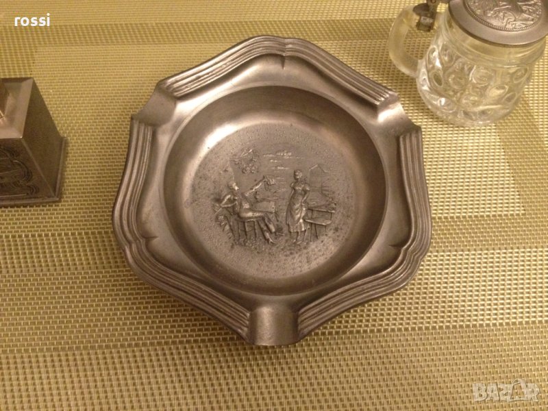 Старинен немски пепелник от калай серия Lindenwirthin нов , снимка 1