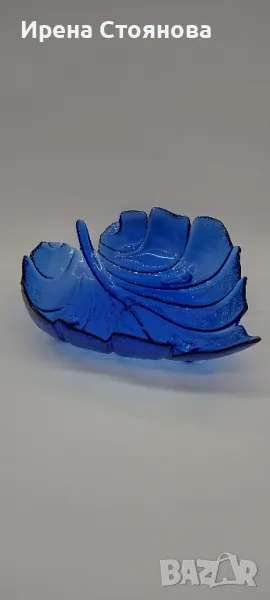 Голяма, стъклена фруктиера във формата на листо с крачета. , снимка 1