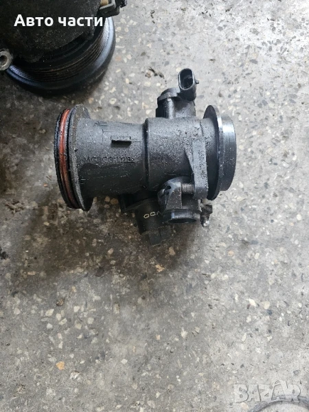 дросел Dacia Sandero 1.4 i 75 конски сили 8200682611-A, снимка 1