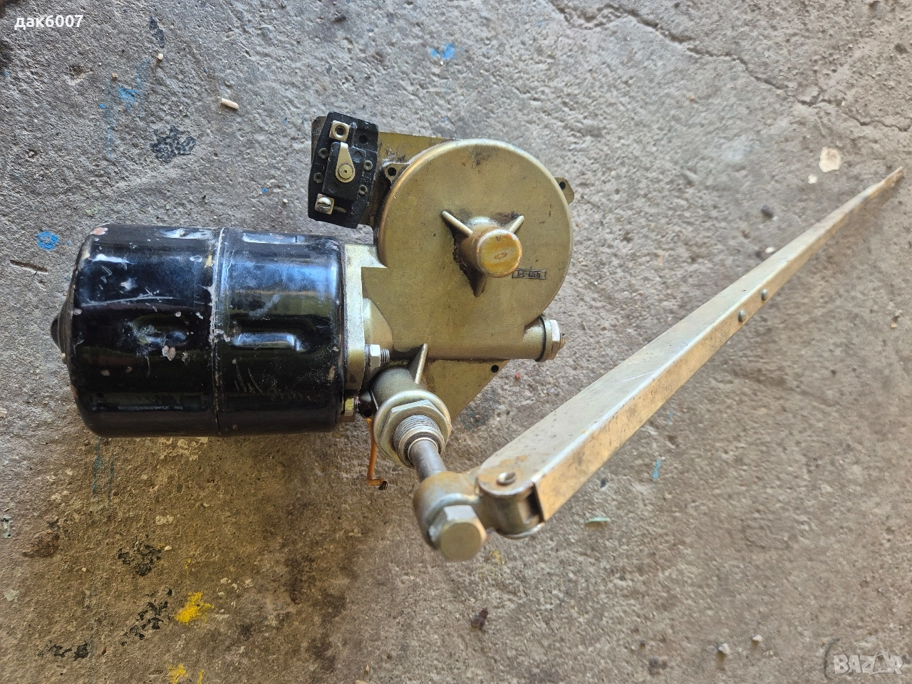 Електромотор с редуктор за чистачки ЮМЗ, МТЗ , снимка 1